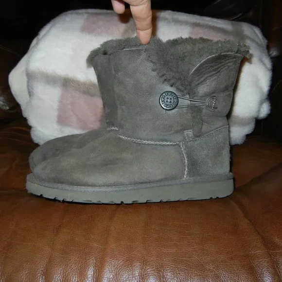 UGG Shoes Ugg Bailey Button Short Gray Boots Size Poshmark